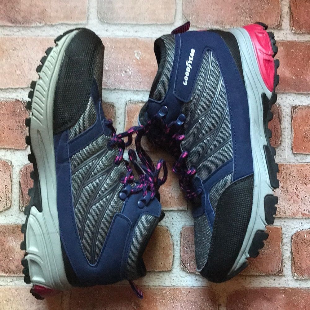 Good Year Women’s Shoes Size 8?